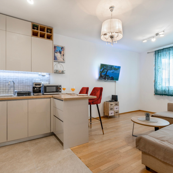 Dnevni boravak, Brazzo City tour Suite Zadar, Apartmani Brazzo nedaleko mora u srcu Nina, Dalmacija Nin