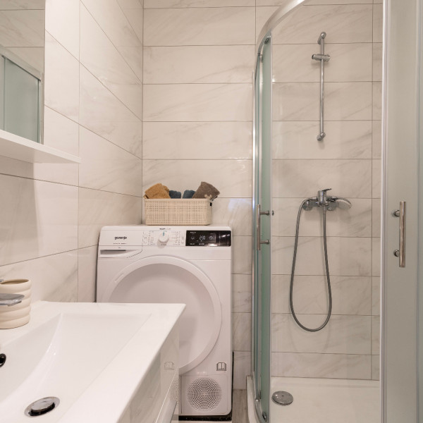 Kupaonica / wc, Brazzo City tour Suite Zadar, Apartmani Brazzo nedaleko mora u srcu Nina, Dalmacija Nin